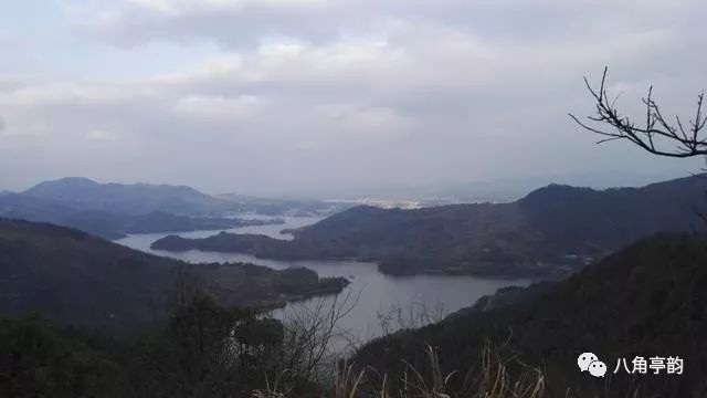 今夜,古角从心中流过