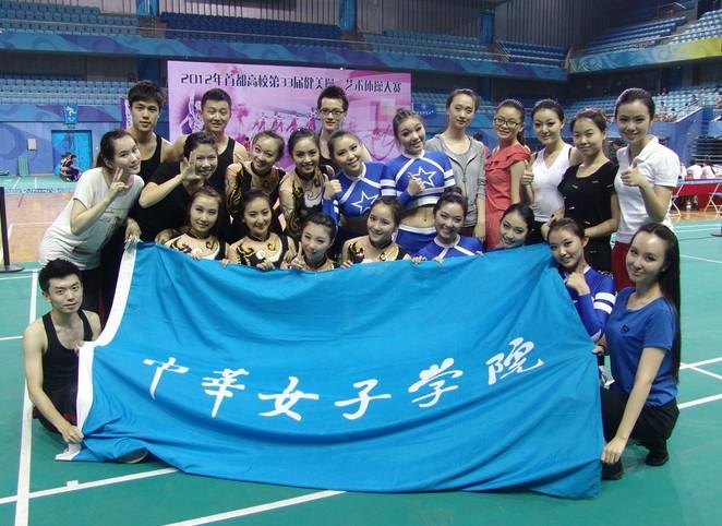 女生学什么专业比较有前途专科生,女生学哪些专业比较好就业