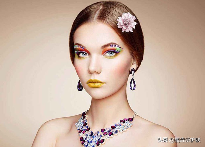 干皮起皮用什么粉底比较好,上粉底卡粉起皮