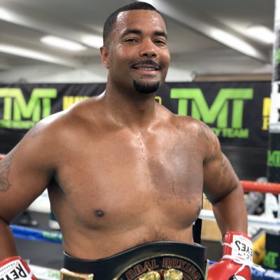 拳击比赛中的唐金,唐金降服巴西拳王