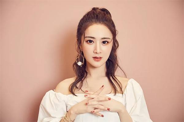 6/10晚直播清单：薇娅17件VS李佳琦29件，OMG李佳琦满血归来？