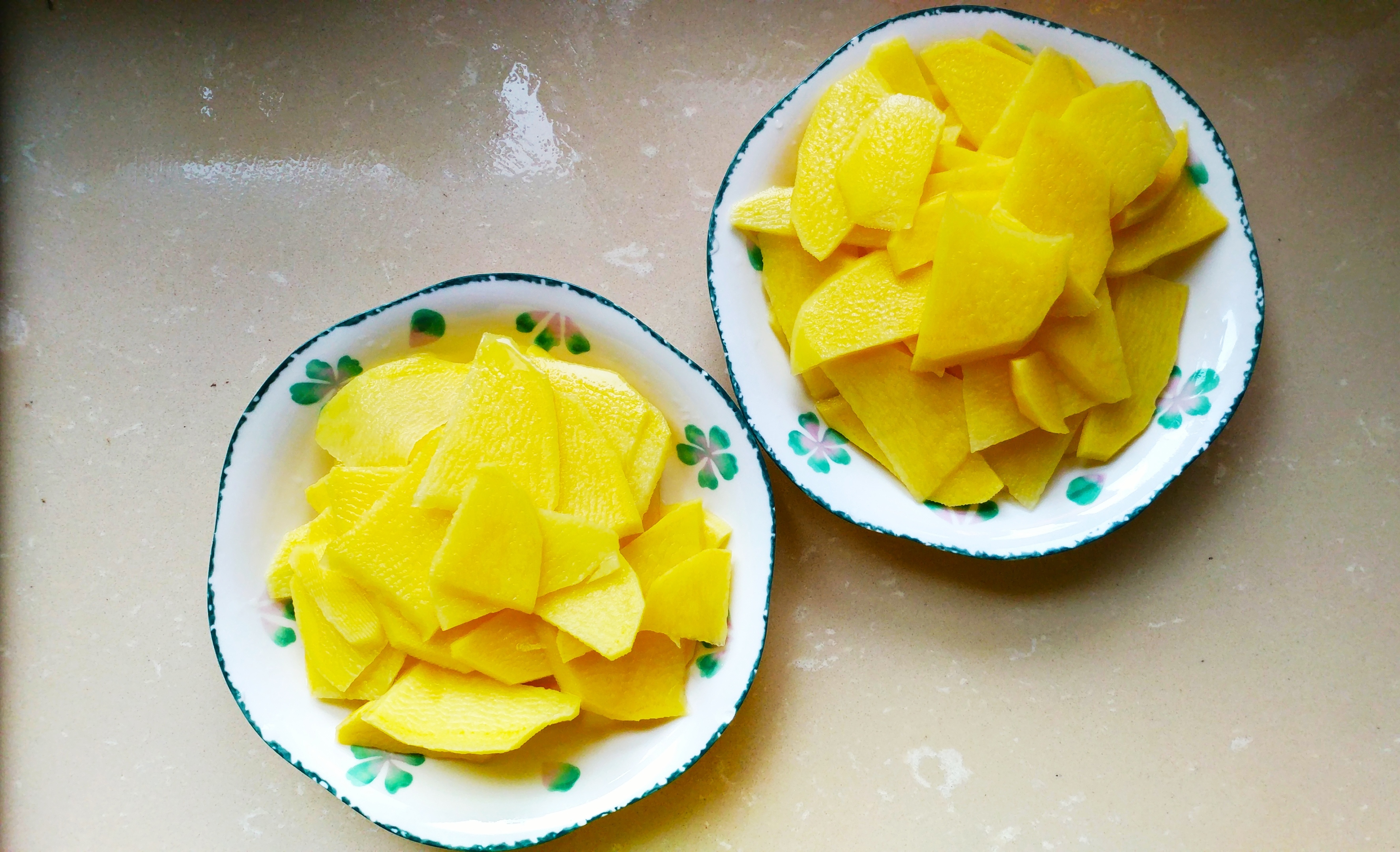 炒土豆的时候粘锅底怎么办,土豆怎么炒不会粘锅底