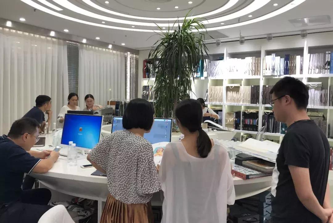 南京28亿顶级豪宅,80后女生这么做买下3套千万豪宅