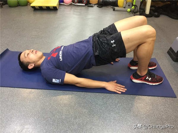 臀部大腿脚抽筋最快的解决方法,臀抽筋了怎么快速缓解