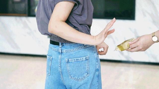 网红爆款猫山王榴莲月饼,高端榴莲猫山王榴莲冰皮月饼