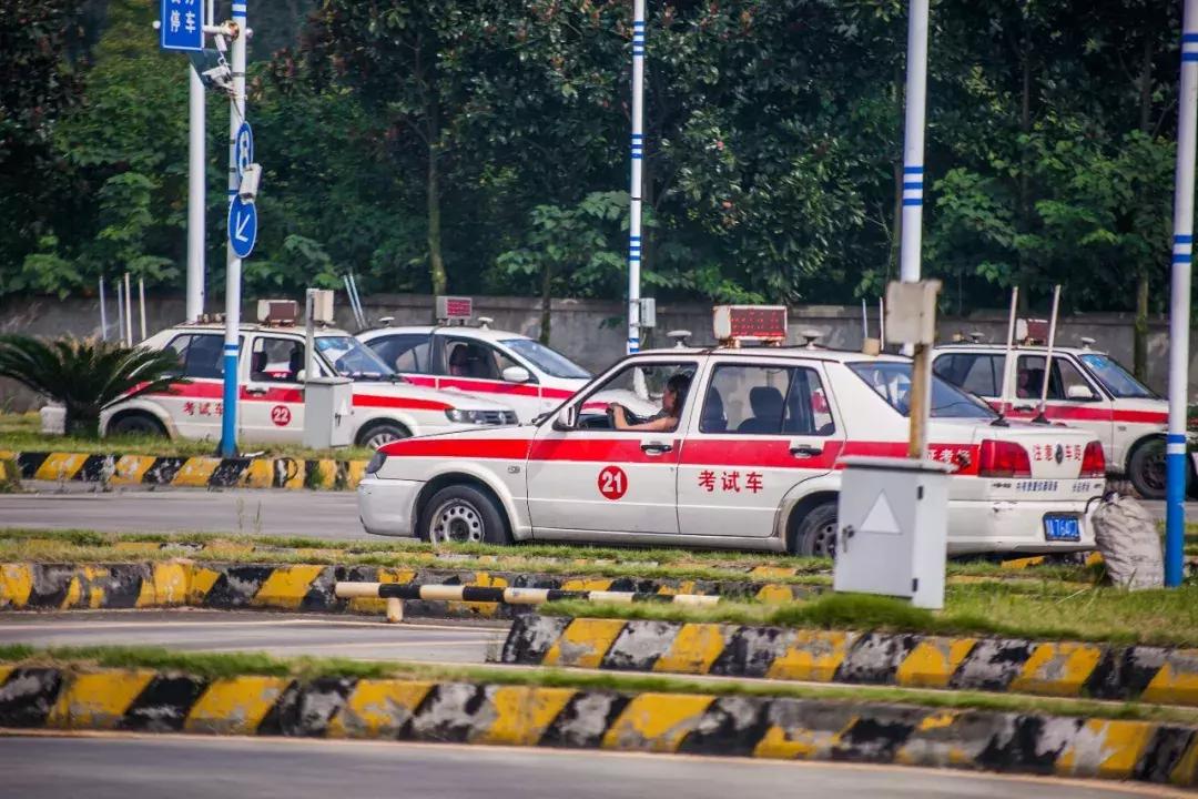 学车送红包规则,给驾校送礼有什么讲究