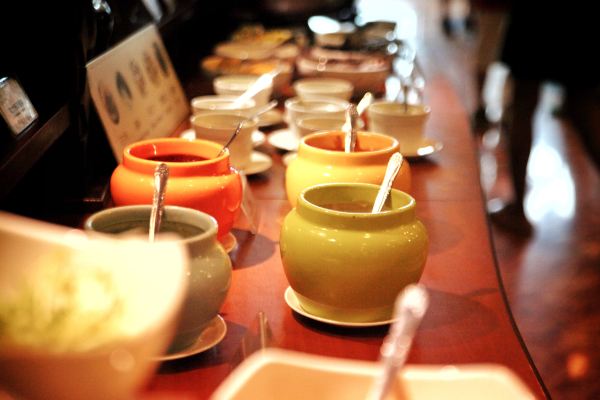 这家酒店有全台唯一「乌龙院主题房」，还能在馆内开赛车