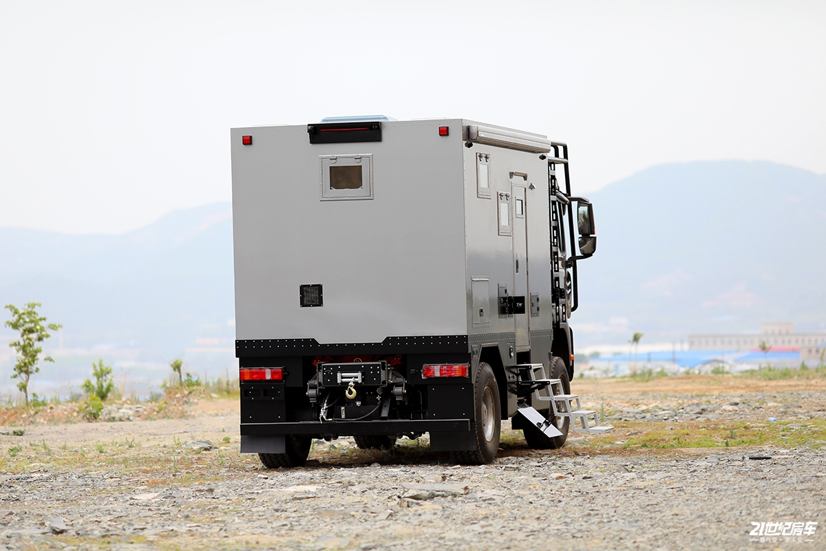 重汽越野房车最新4驱版,顶级进口man四驱越野房车