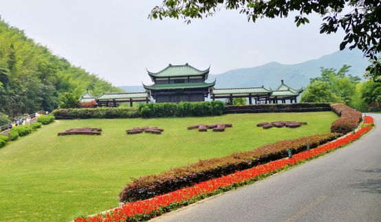 你知道竹海“美容师”吗？她拥有宜兴竹海的最美背影