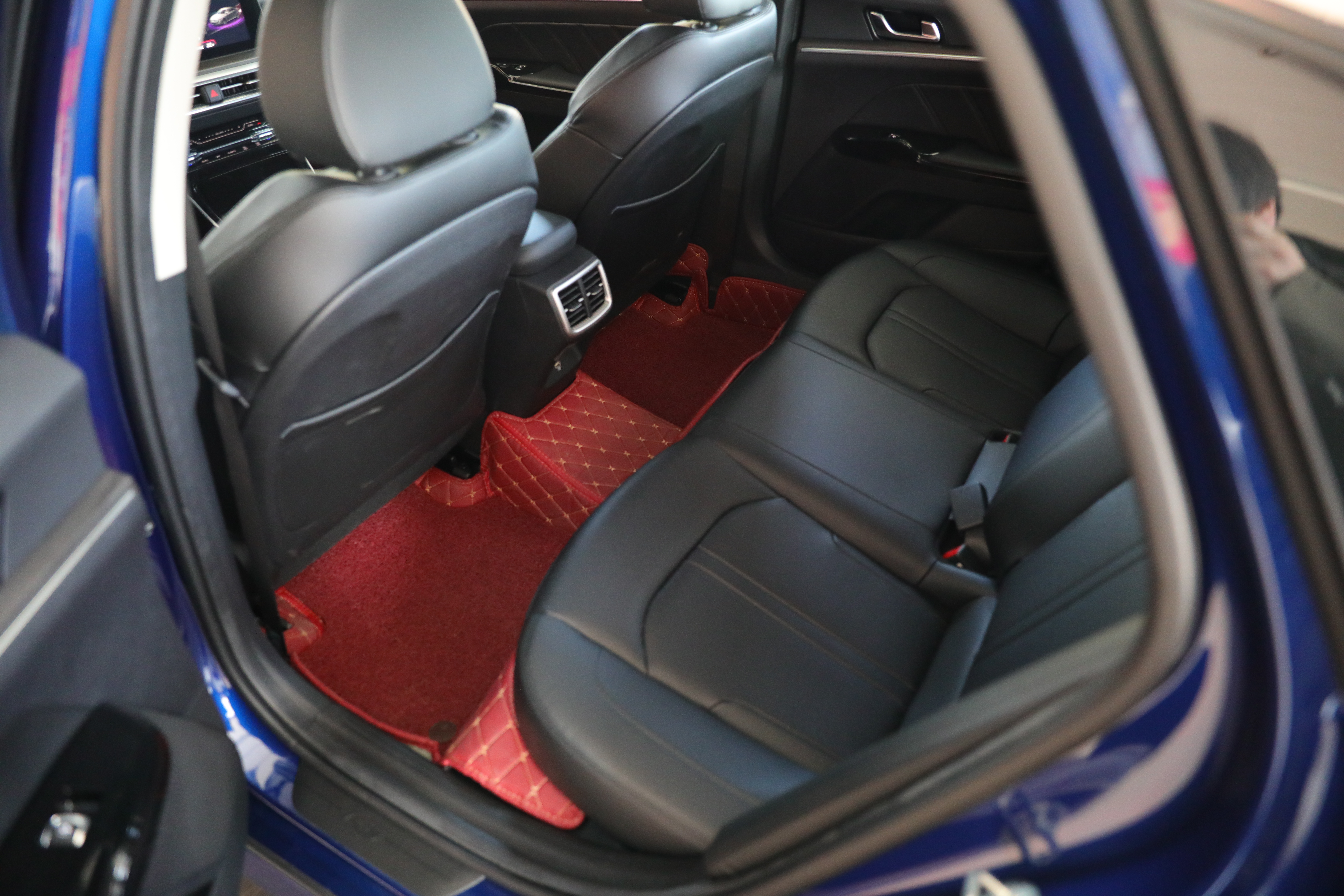 起亚凯酷钻海蓝,探店凯酷