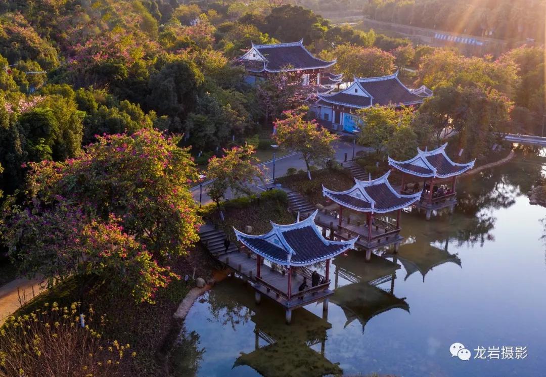 @龙岩人，让我们跟随无人机，一起飞跃闽西