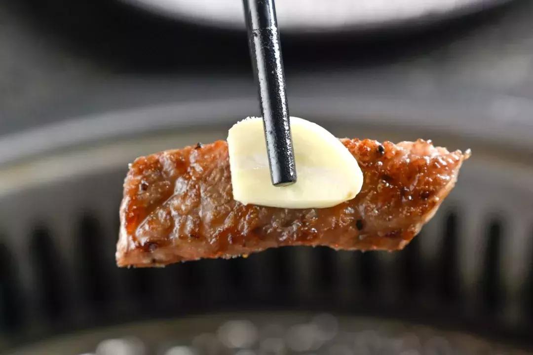 这家烤肉巨头新店开业就“爆店”！现在还能免费吃肉，这也太棒了