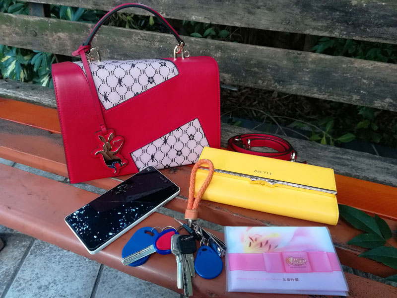 赫莲娜的包,赫莲娜的包哪款比较经典