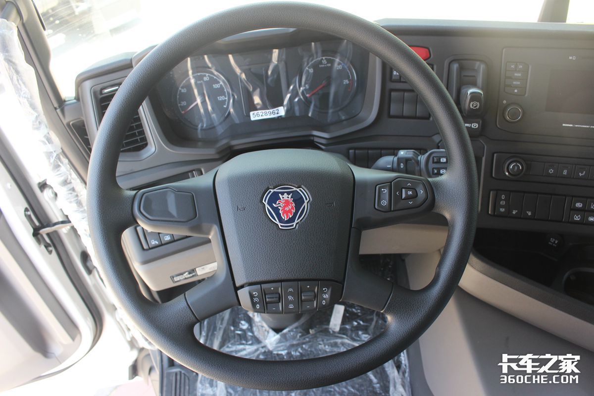 斯堪尼亚牵引车g450落地多少钱,快递公司斯堪尼亚卡车