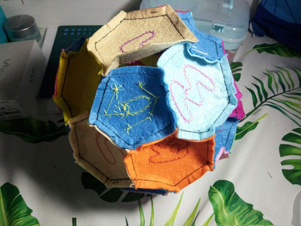 用布做足球的做法,手工足球的做法