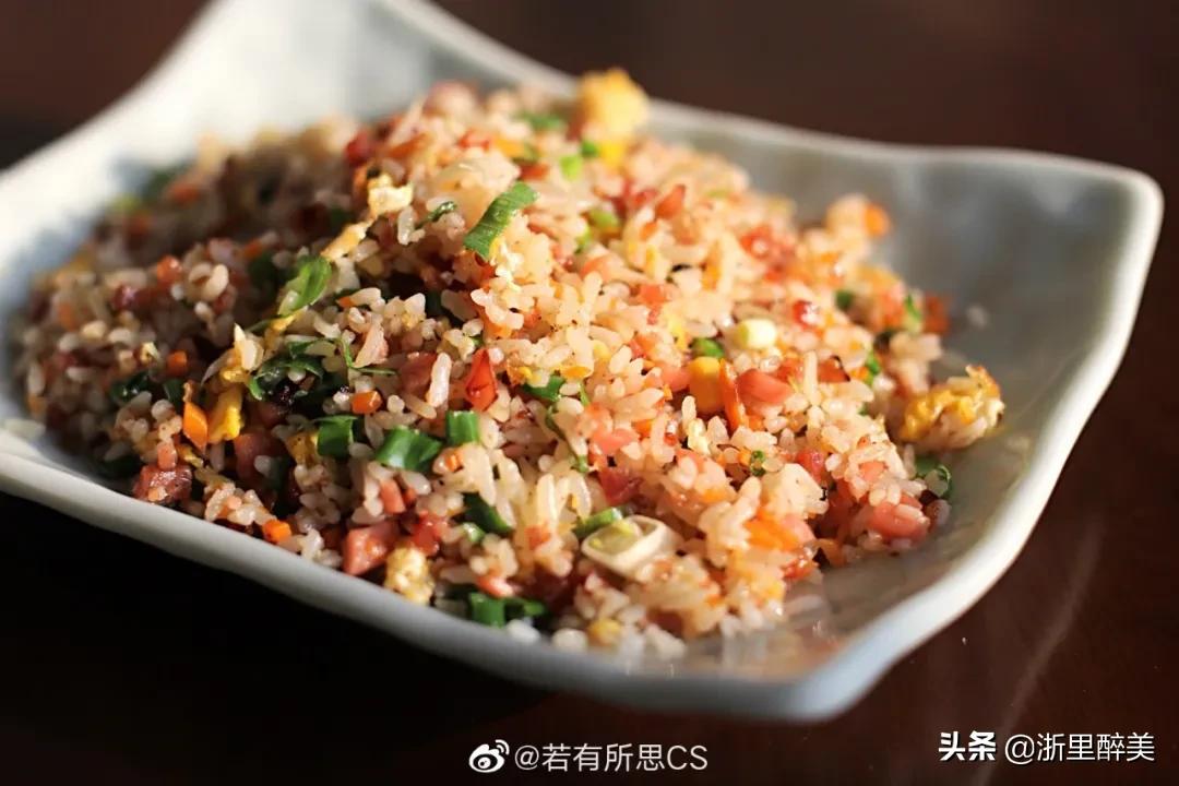 湖光秋月两相和古诗,湖光秋月两相和的诗意