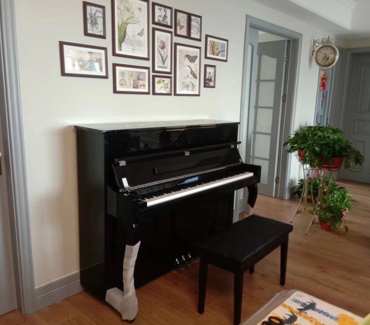 二手国产钢琴的价格一般多少钱,国产钢琴键多少钱