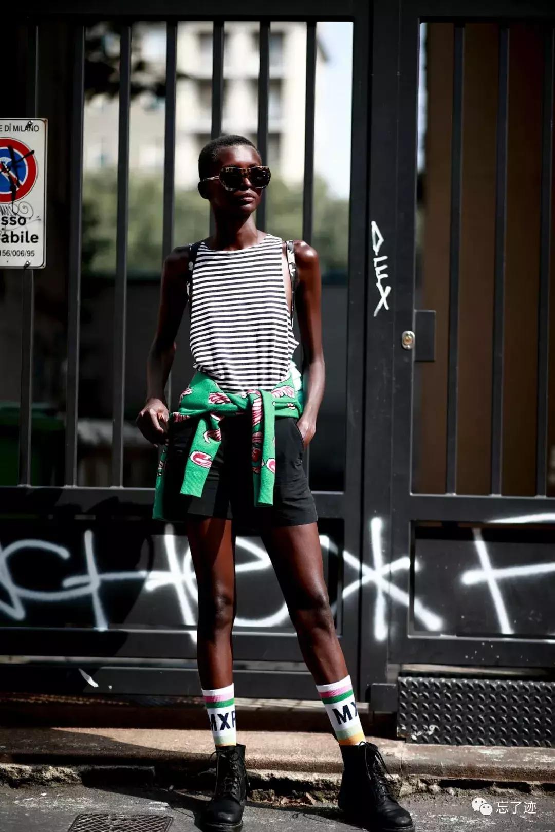 时尚达人必备的经典品-条纹衫,虽简单但不凡