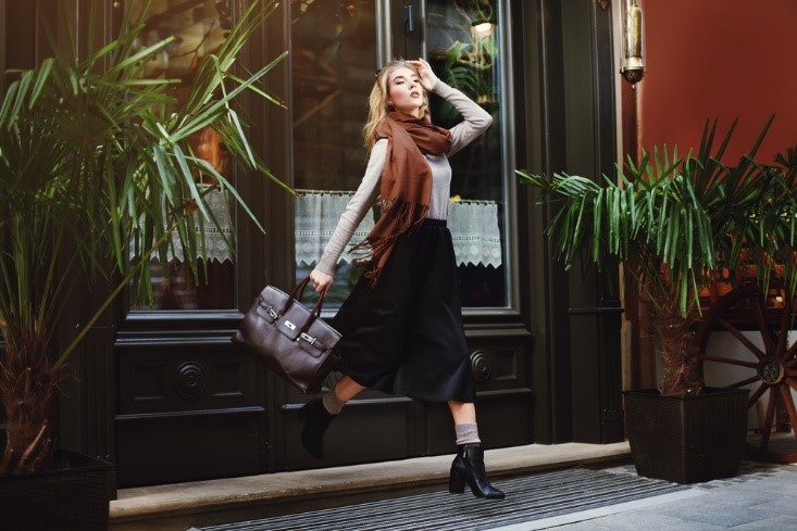 受疫情影响奢侈品倒闭,时尚集团内乱升级