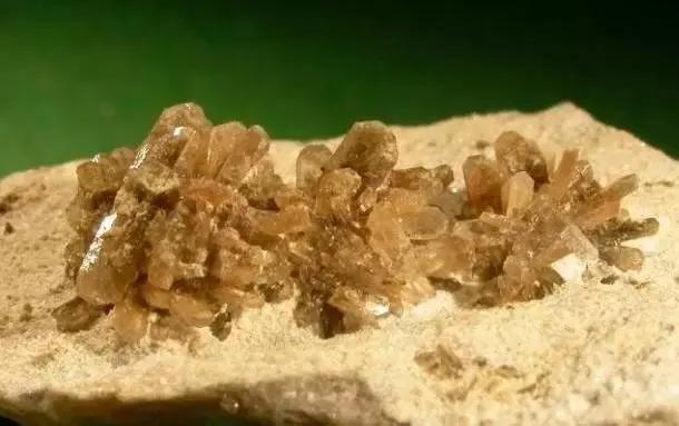 史上最全珠宝玉石图鉴,玉石的种类和鉴定方法