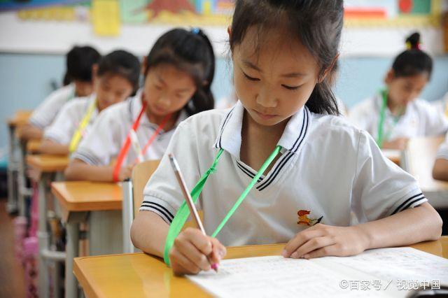 小学生改正错别字方法,搞笑小学生错别字