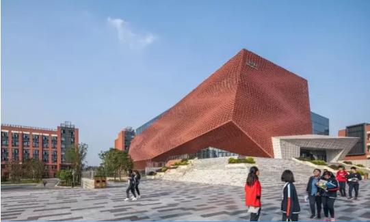 重庆一中皇冠学校,重庆一中大学城校区叫什么学校