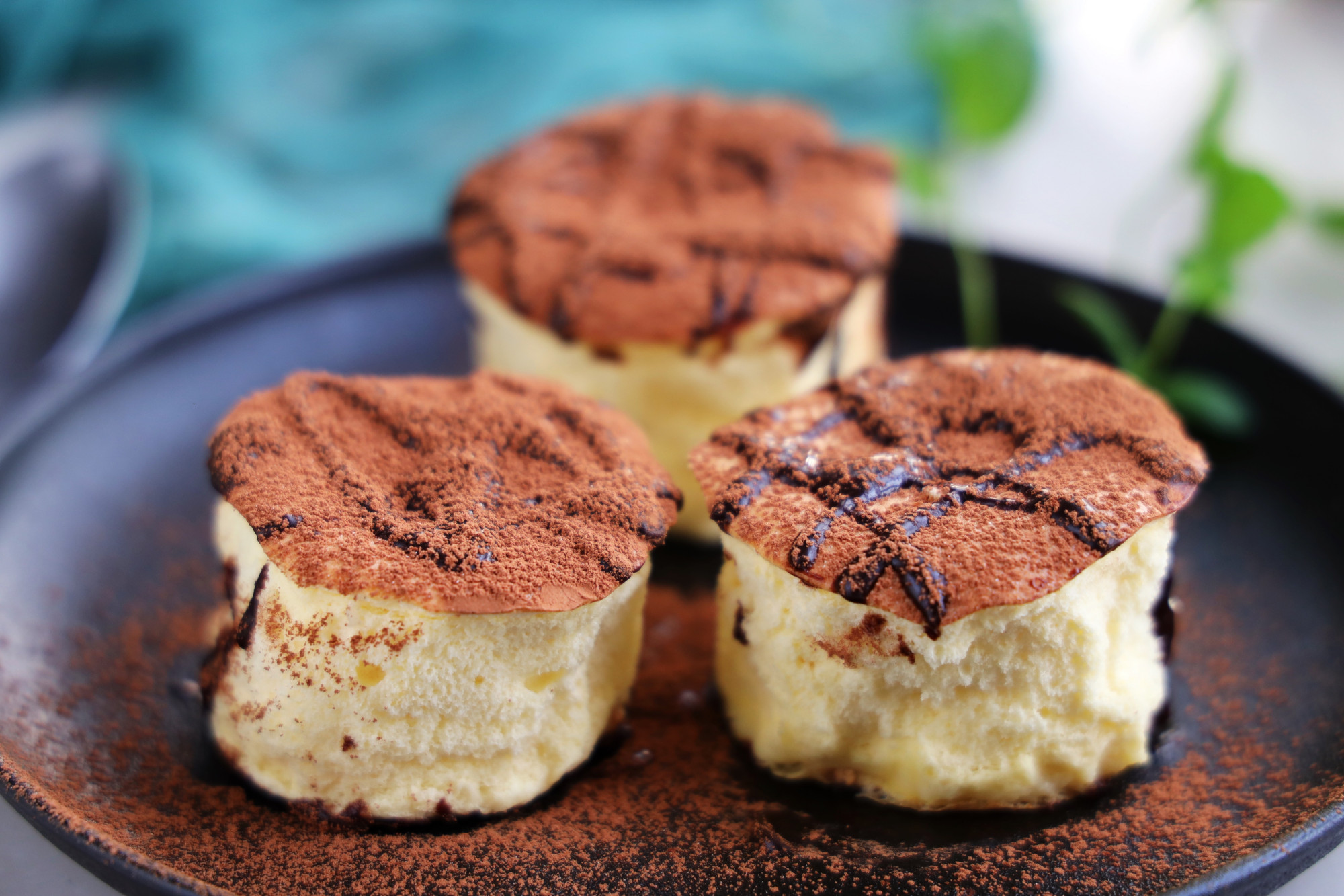 鸡蛋面粉这样做太好吃了，不用烤箱平底锅就搞定，无油无水超解馋