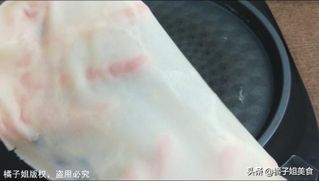 懒人版春饼做法不用揉面不用擀面,春饼学会这样做不用擀面不用蒸