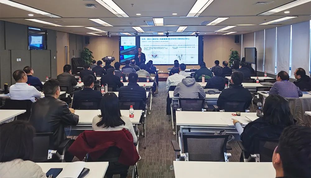 李忠：用钢笔记录粉笔