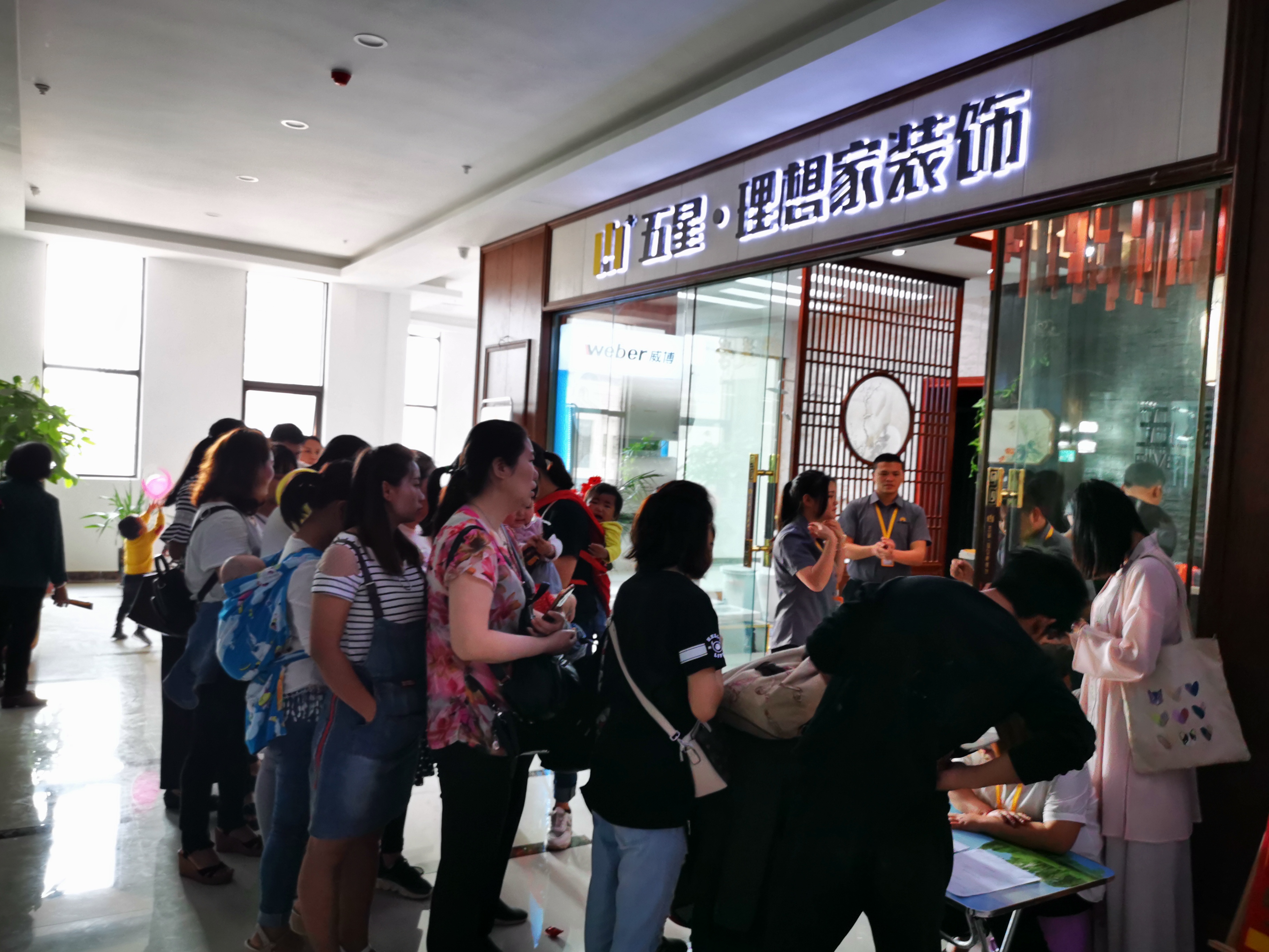 兴义豪车接送客户?这家装修公司火在哪里?