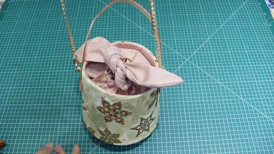 花间公主兔耳水桶包,mcm兔耳水桶包