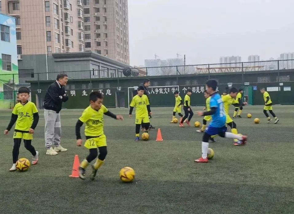 开学季|足球运动与文化学习是相辅相成的，是一对好搭档