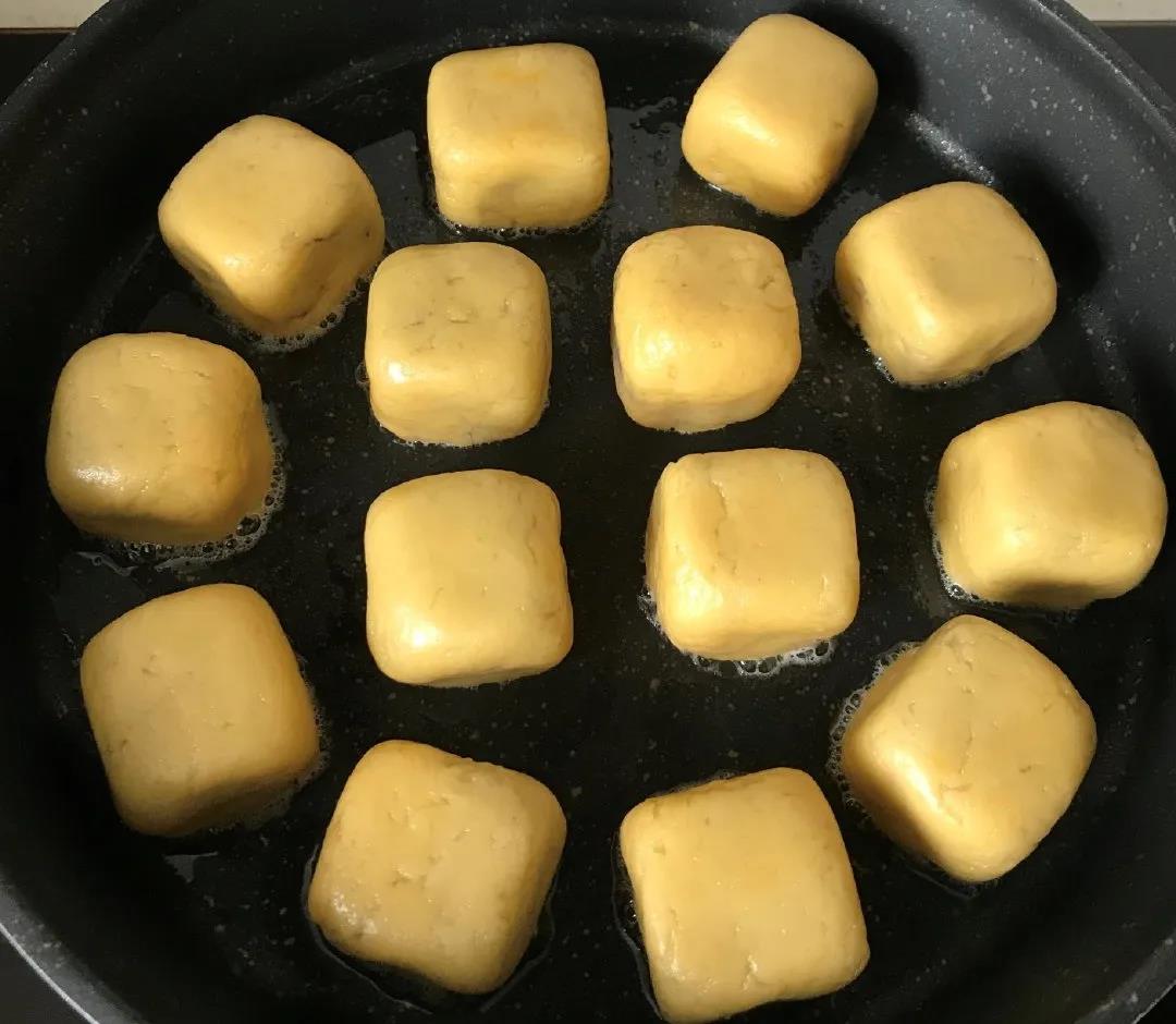 打卡网红仙豆糕香甜软糯的真好吃,网红糕点仙豆糕