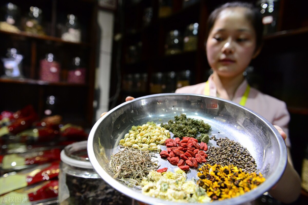 开养生馆月入十万,开养生馆半年挣3000万