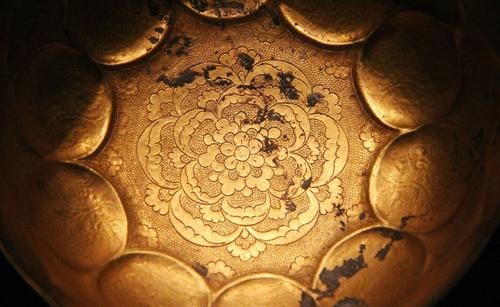 唐鸳鸯莲瓣纹金碗距今多少年,鸳鸯莲瓣纹金碗图案什么意思