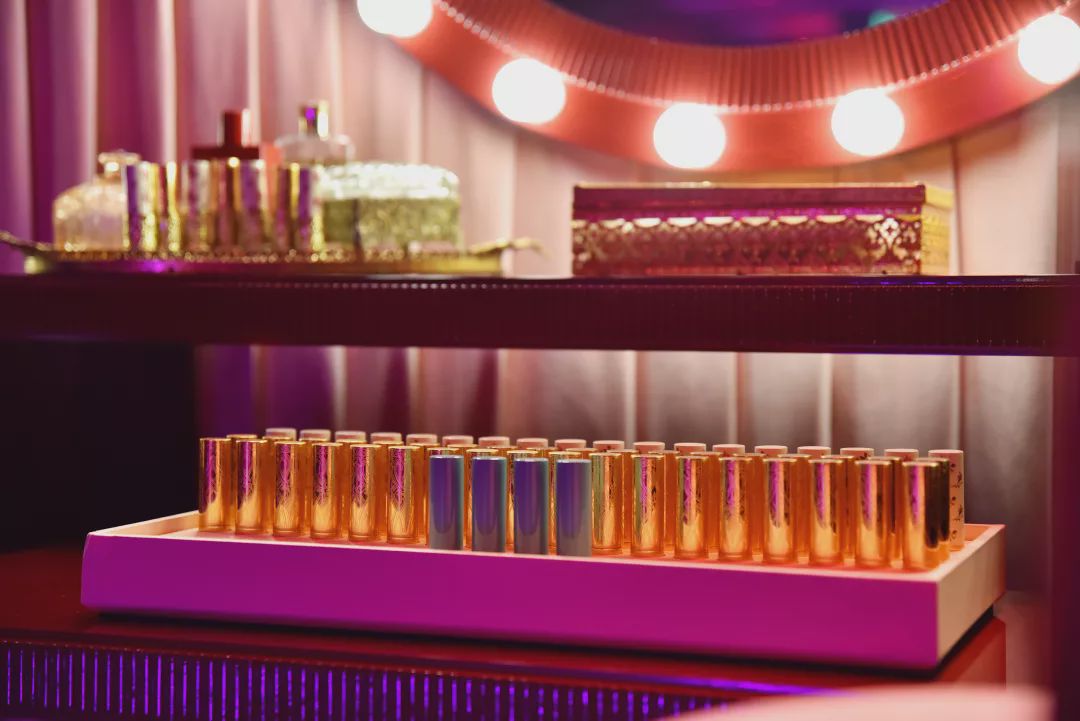 如果女生没有了口红她们会怎么样,如果女生没有化妆品会怎样