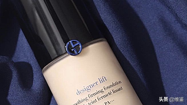 真爱粉也忍不了!用了阿玛尼新版蓝标粉底,脸都黄成土了