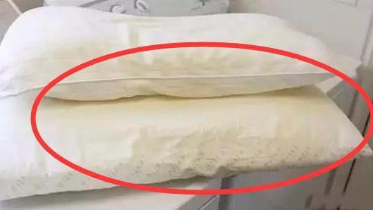 枕头发黄能洗吗,枕头发黄怎么泡