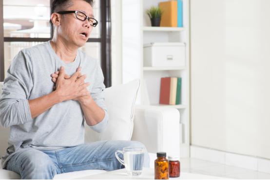 天气热了感觉心跳加速,天气热就心跳加快怎么回事