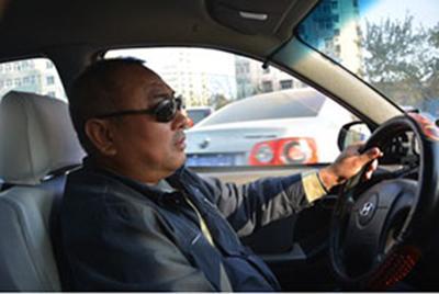 是人是鬼都在秀，天天装逼准挨揍