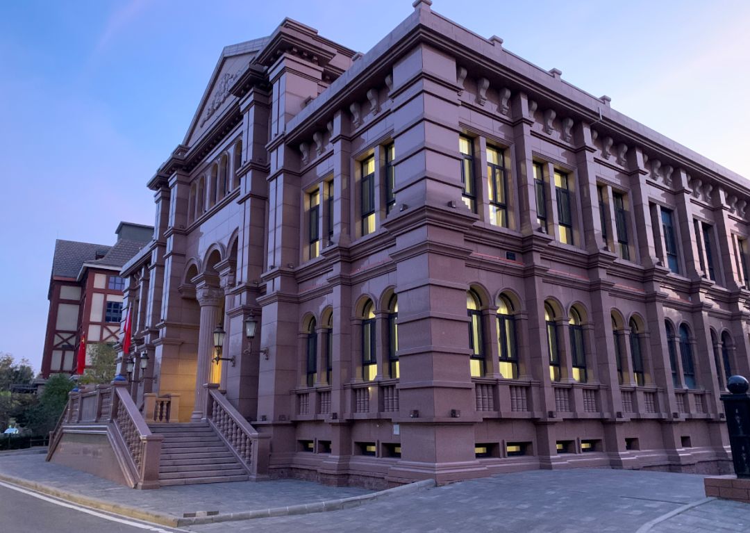 殿堂级家用音响欣赏,轻奢简约的杜比全景声别墅影院