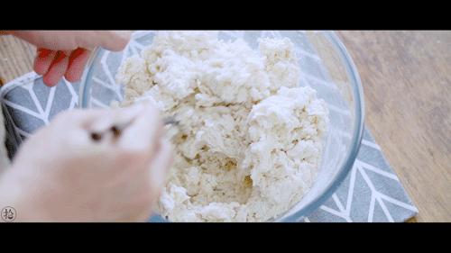 鲜肉包应该怎么做馅儿,牛奶肉包的做法