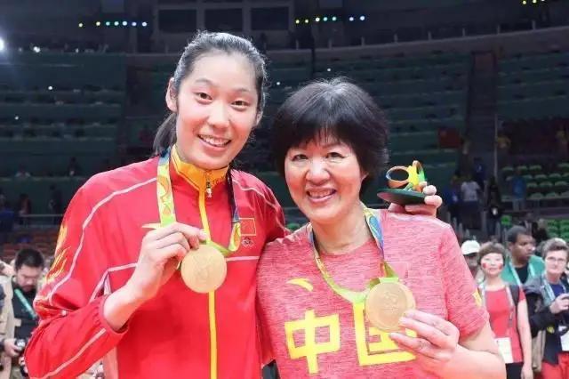 连篇累牍珍妮女排东奥前瞻暗讽郎导，外媒嚣张难自保，却有人支持