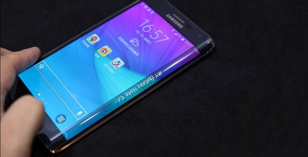 手机曲面屏看视频难受吗,手机曲面屏显示效果不好