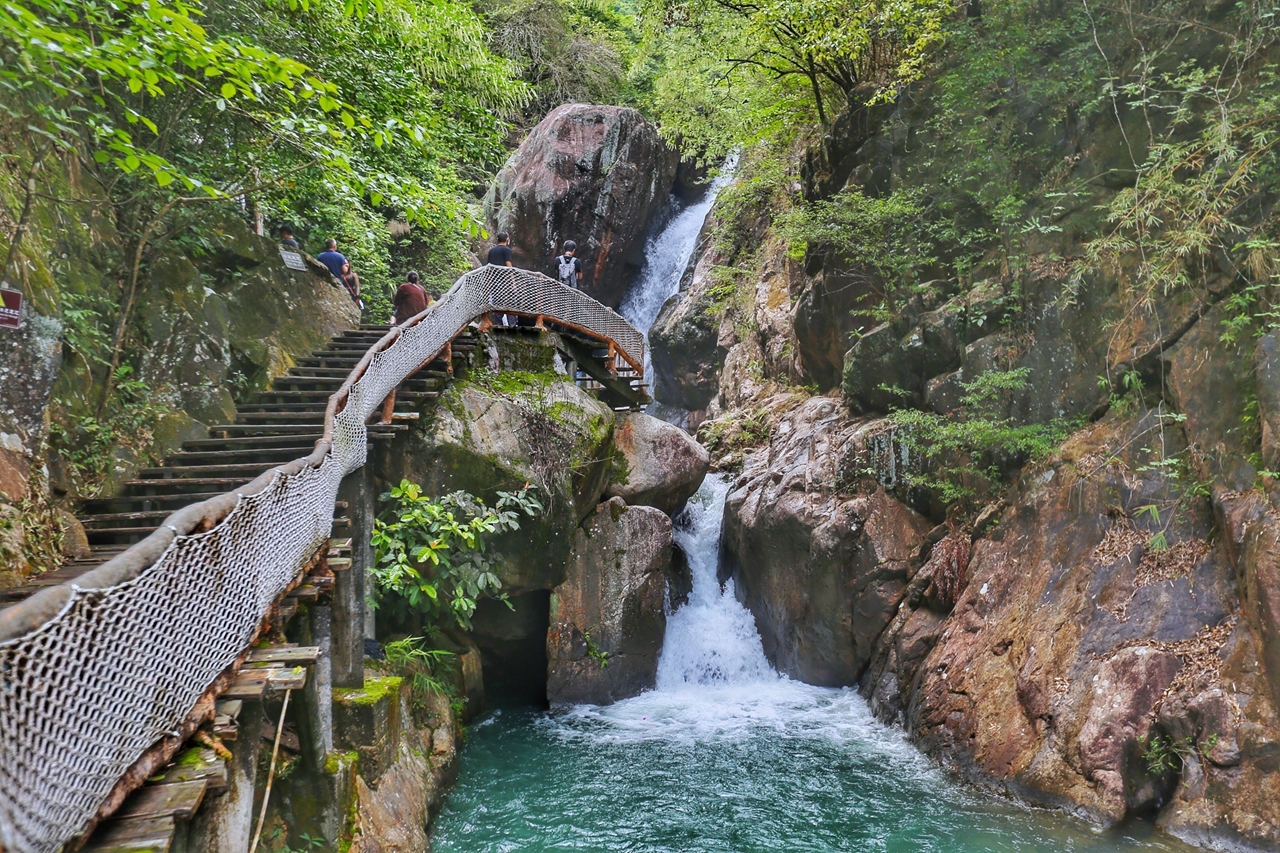 广州簕杜鹃瀑布,广州附近的高山瀑布
