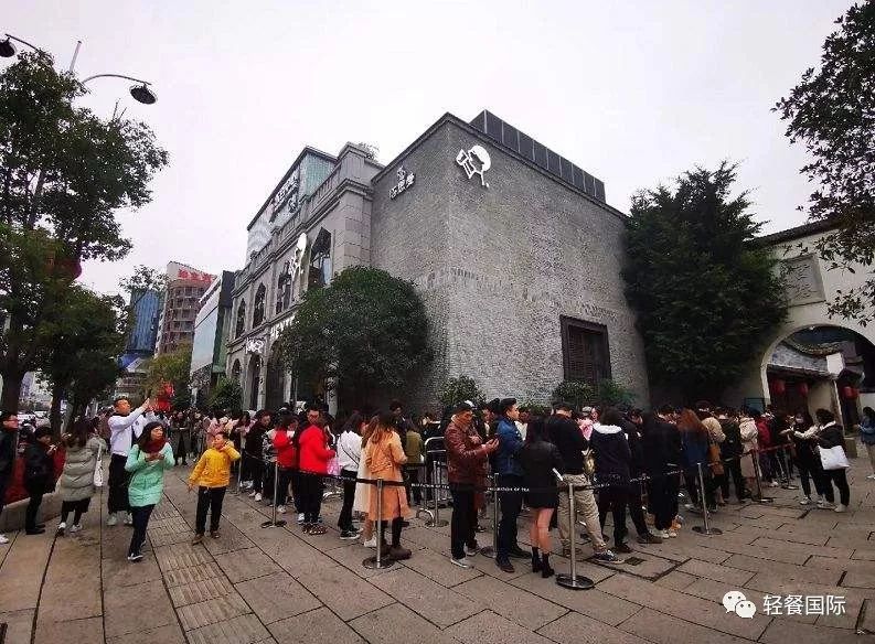 网红奶茶店究竟是怎么做营销的?这7大营销手段,拿走,不谢