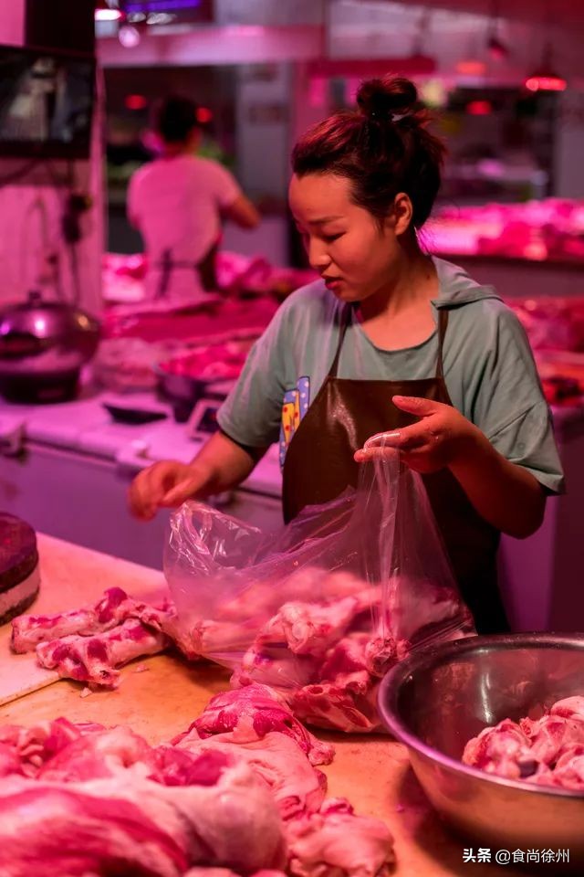 徐州68岁阿姨卖米线,徐州一家米线养活几十口人