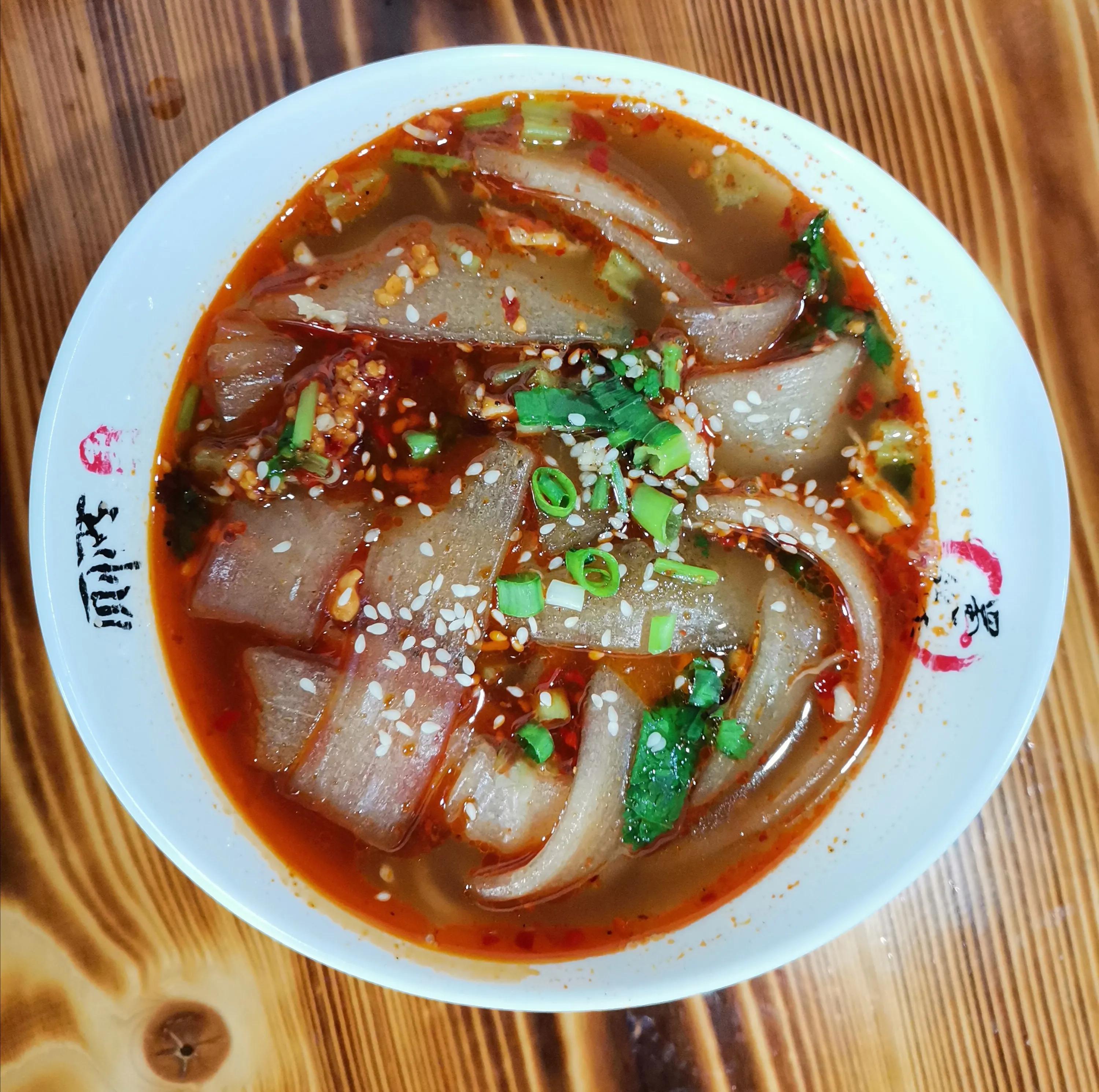 厕所串串香是什么样,成都厕所串串有什么特色