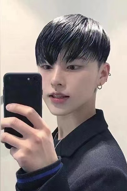 10款好看的男生发型,十五岁男生发型2020流行发型