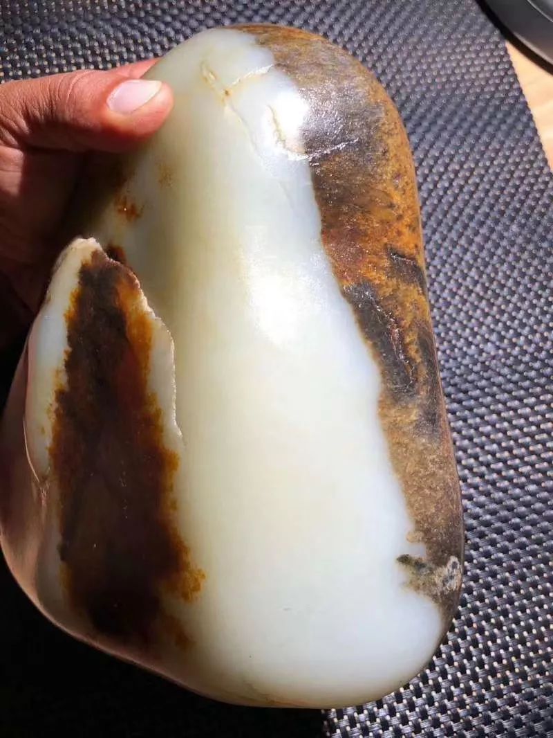 把玩和田玉和玻璃的区别,把玩和田玉生肖